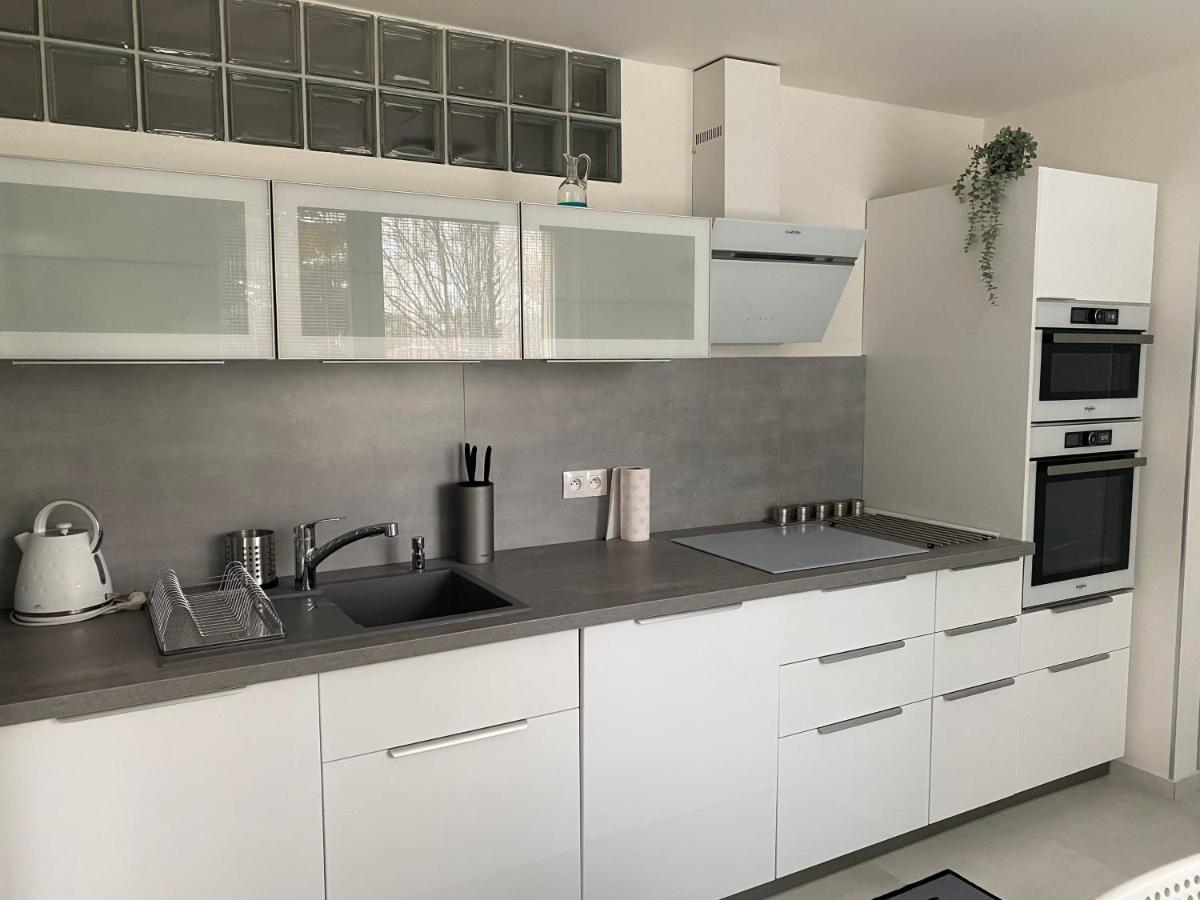 Apartman Nitra Bagian luar foto