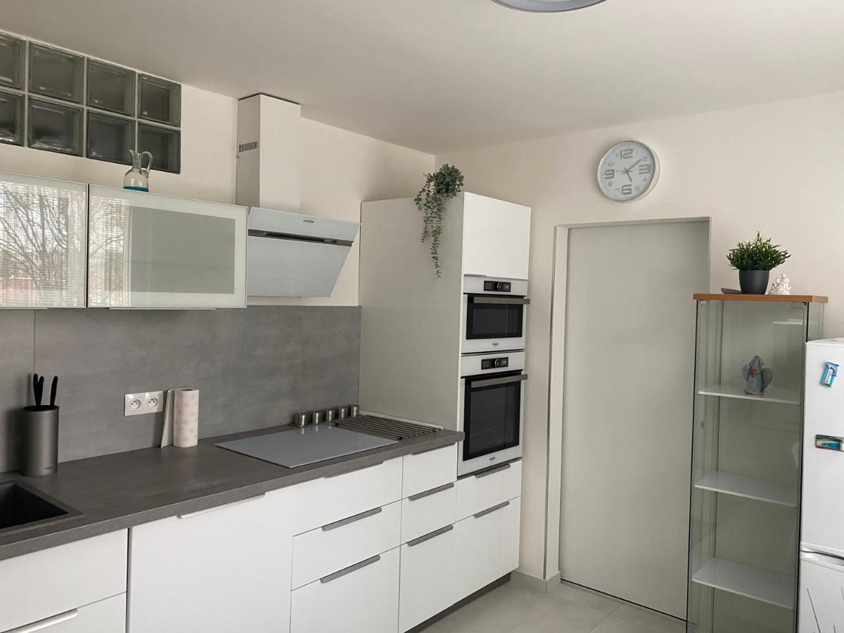 Apartman Nitra Bagian luar foto